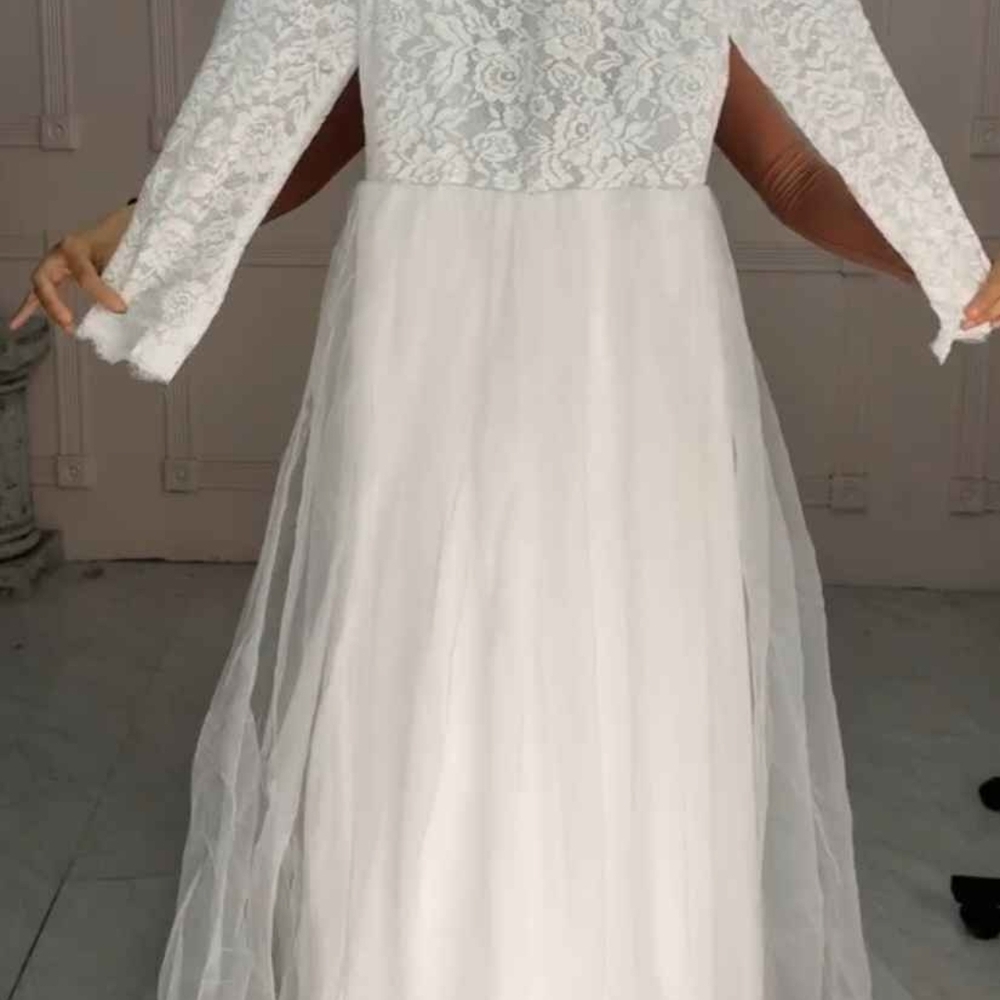 Elegant White Lace Long Sleeve Dress - Picture 4 of 4
